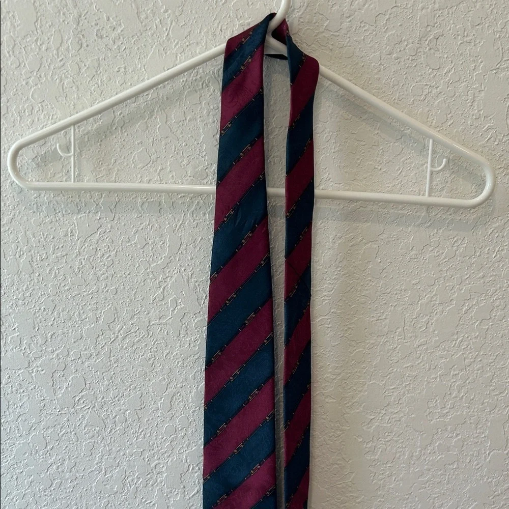 Elegant Striped Tie in Blue and Burgundy